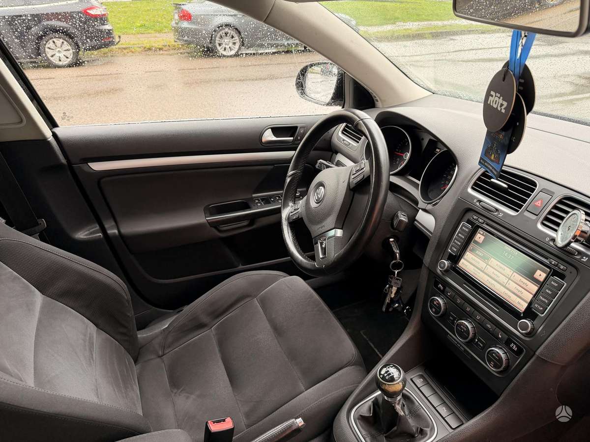 Volkswagen Golf 2010 — photo 9