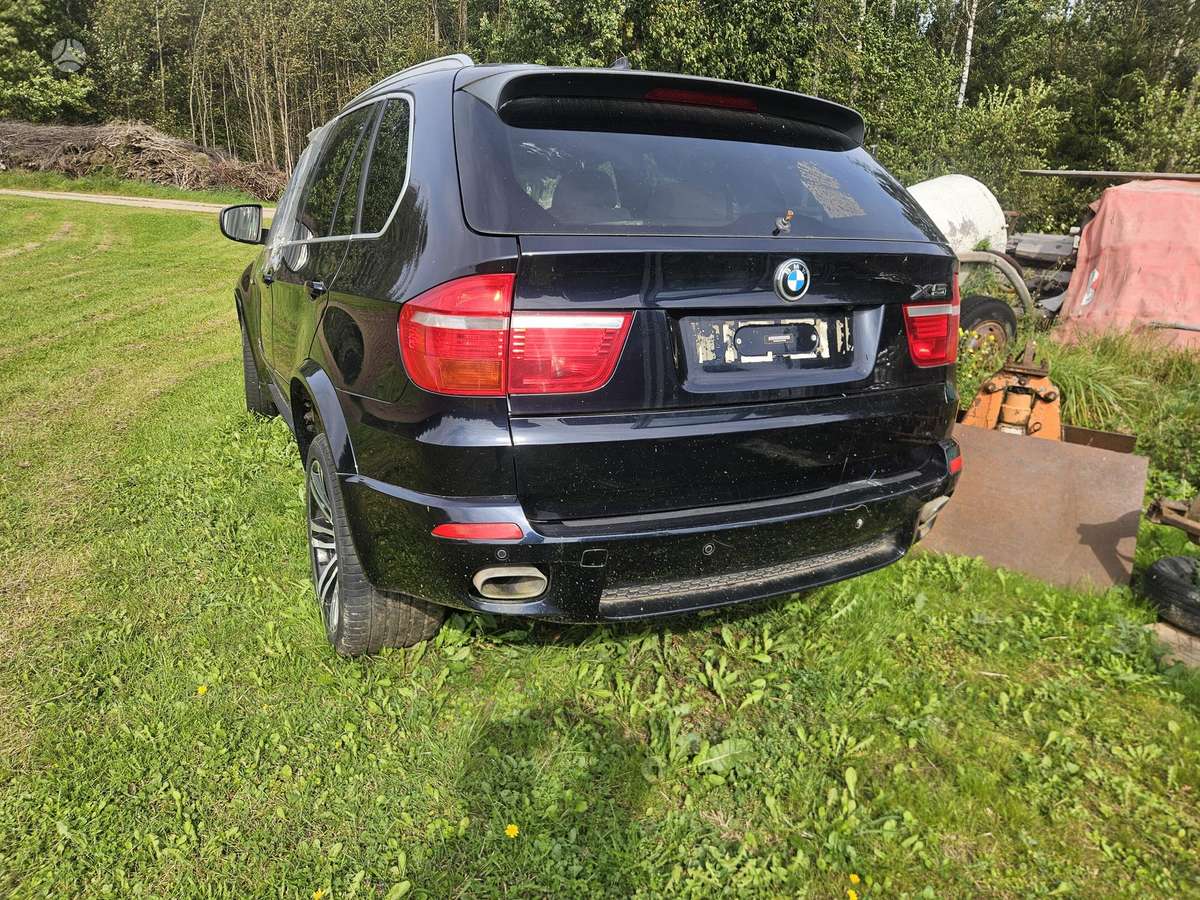 BMW X5 2012 — interior