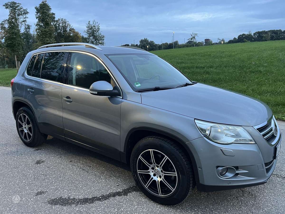 Volkswagen Tiguan 2010 — photo 12