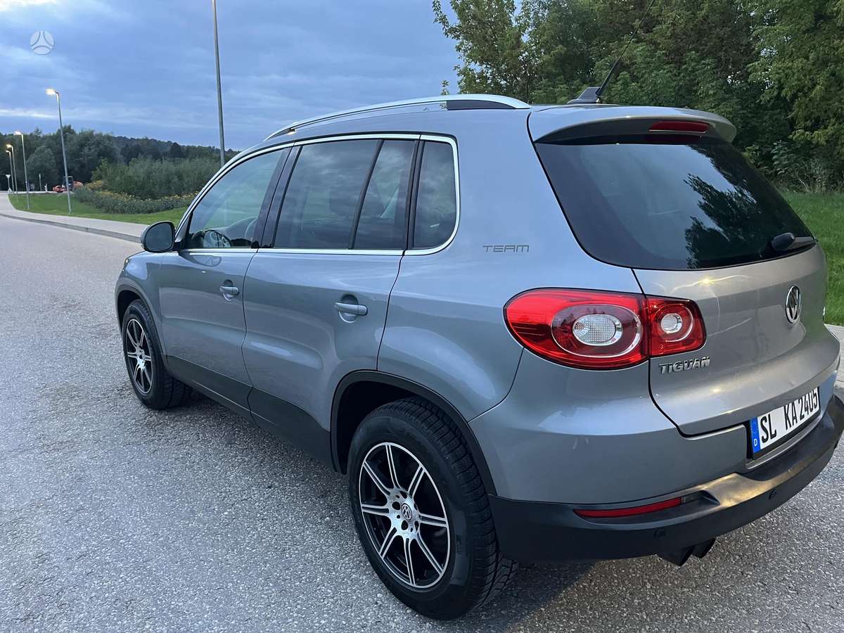 Volkswagen Tiguan 2010 — engine 2000 cm³, 140 HP (103kW)