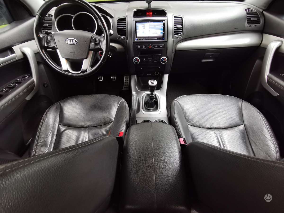Kia Sorento 2010 — photo 13