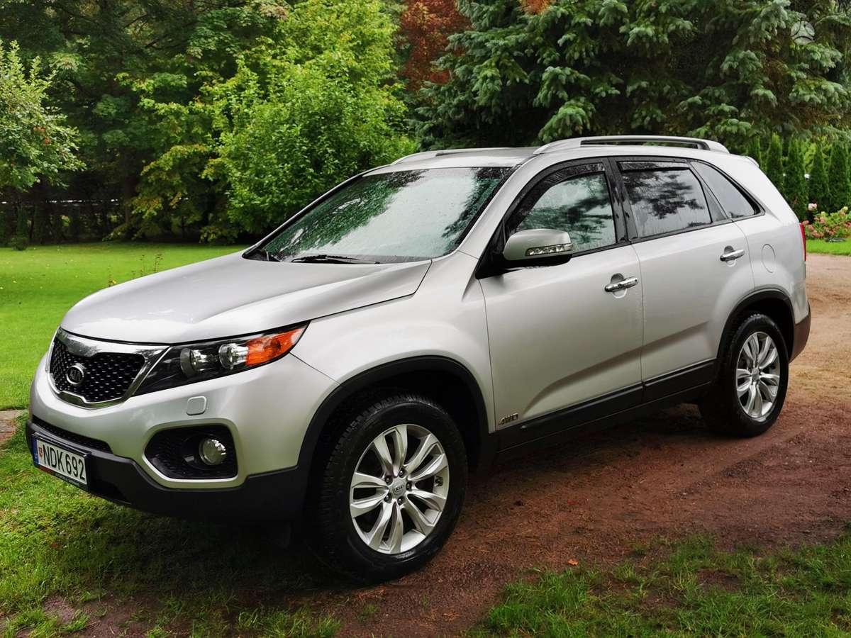 Kia Sorento 2010 — photo 17