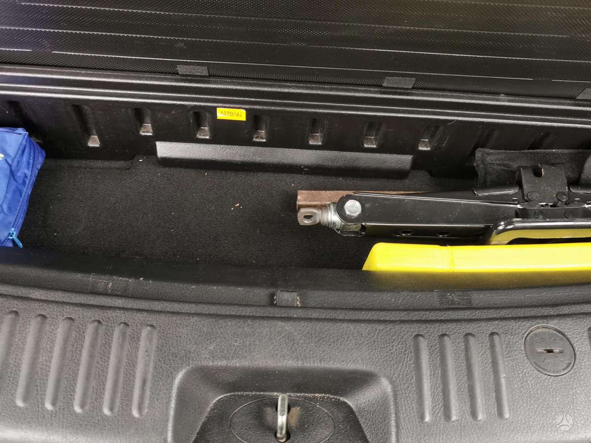 Kia Sorento 2010 — photo 22
