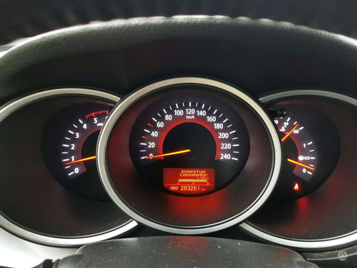 Kia Sorento 2010 — photo 28