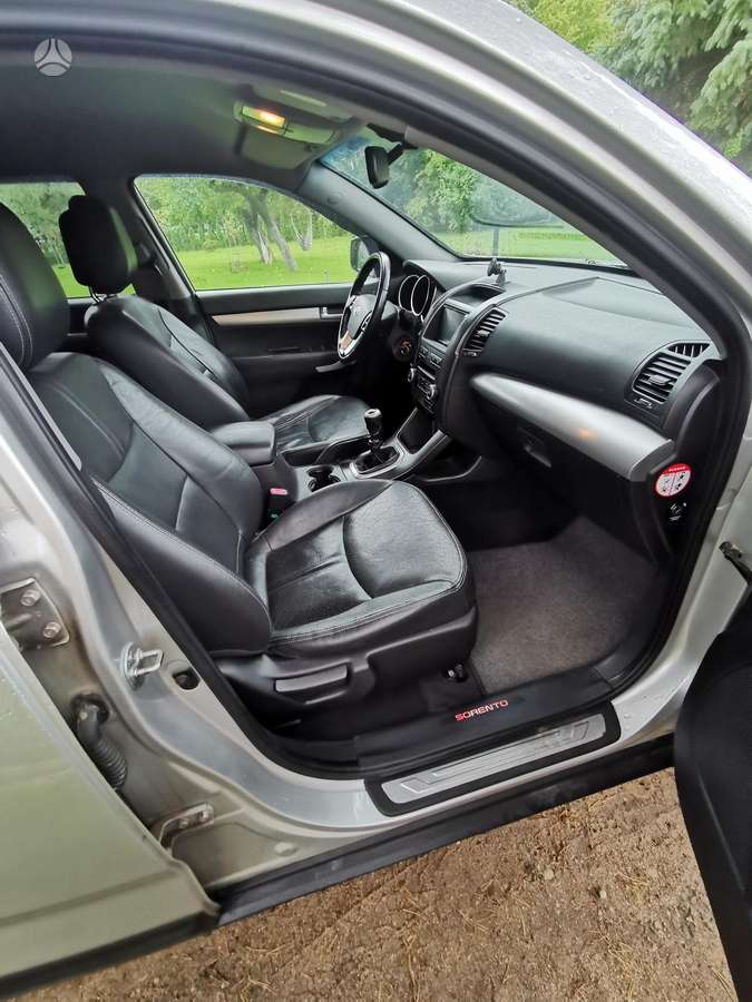 Kia Sorento 2010 — photo 40