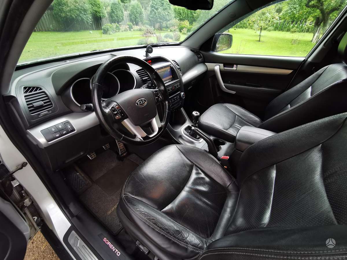 Kia Sorento 2010 — photo 5
