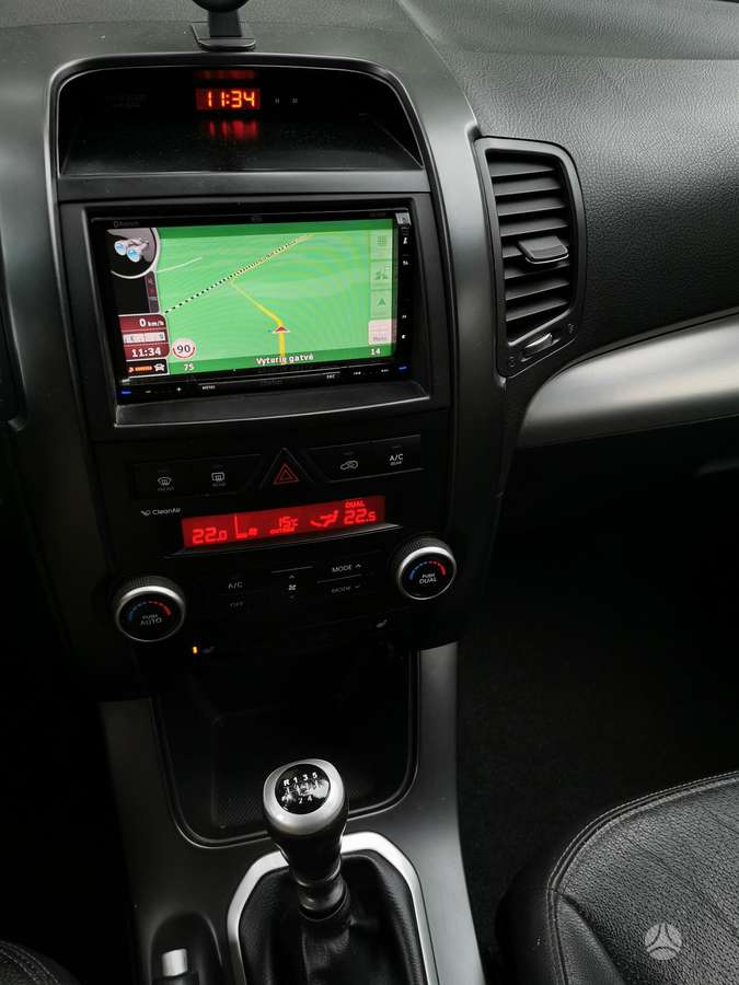 Kia Sorento 2010 — photo 7