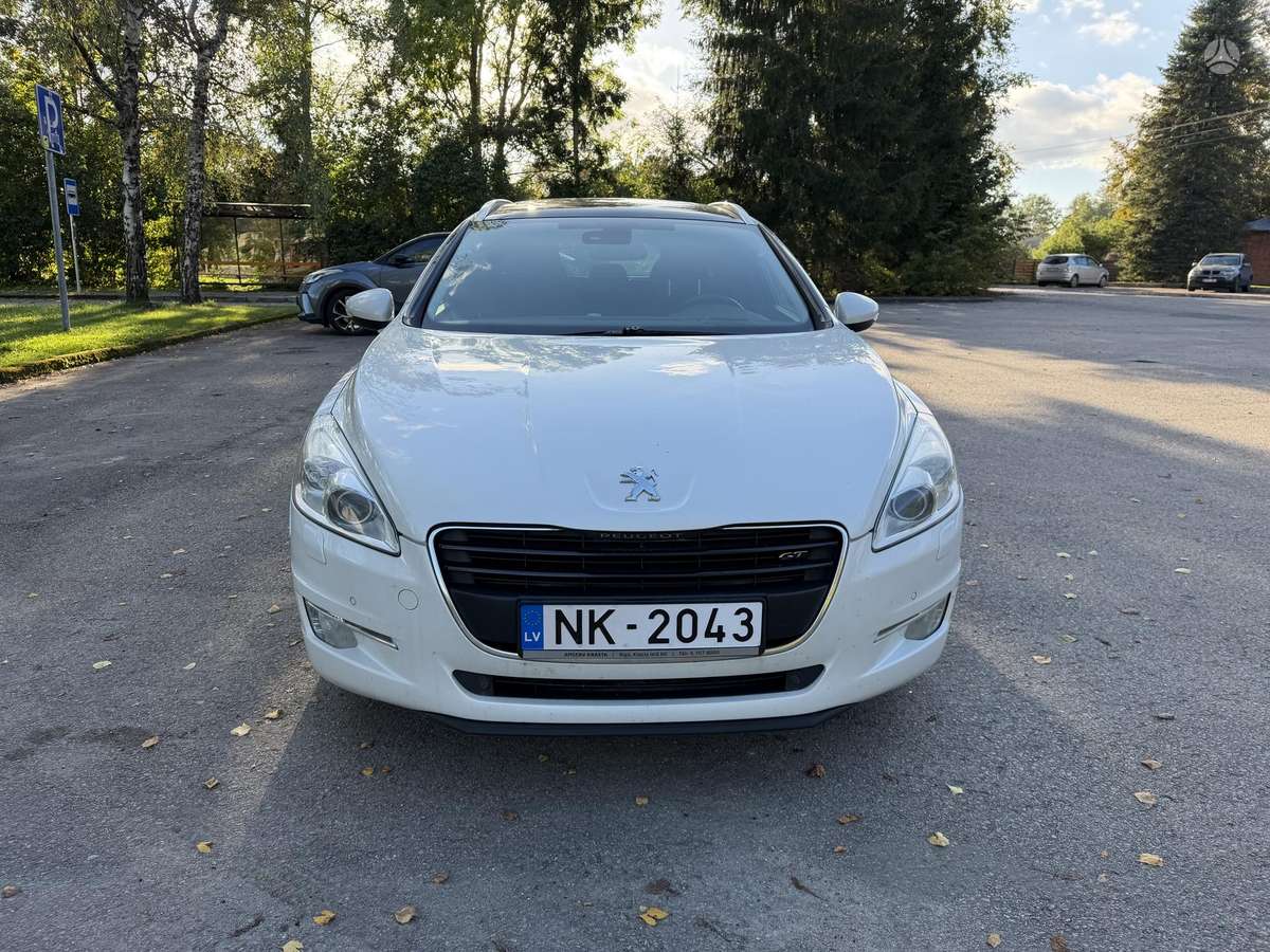 Peugeot 508 2013 — interior