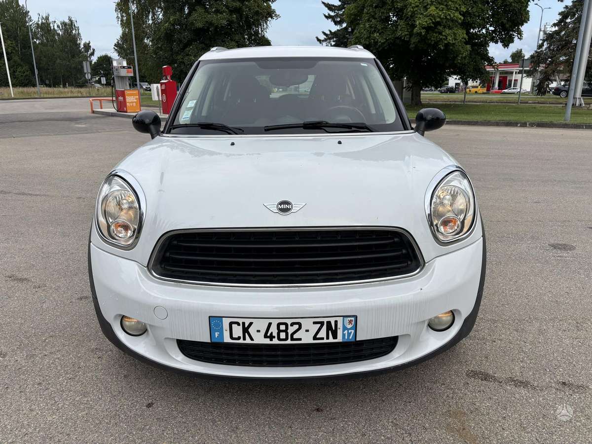 Mini Countryman 2012 — rear view