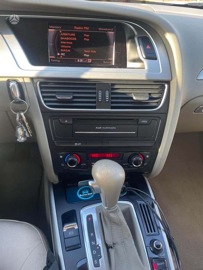 Audi A4 2012 — photo 7