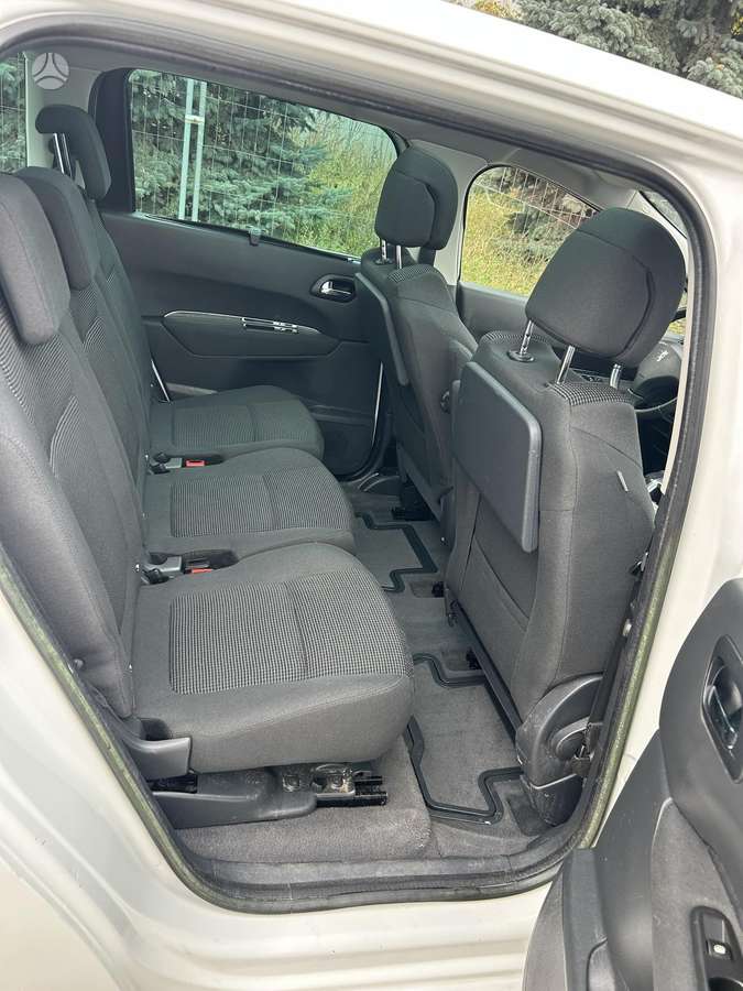 Peugeot 5008 2012 — photo 10