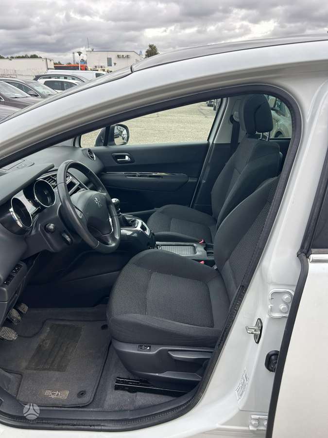 Peugeot 5008 2012 — photo 12