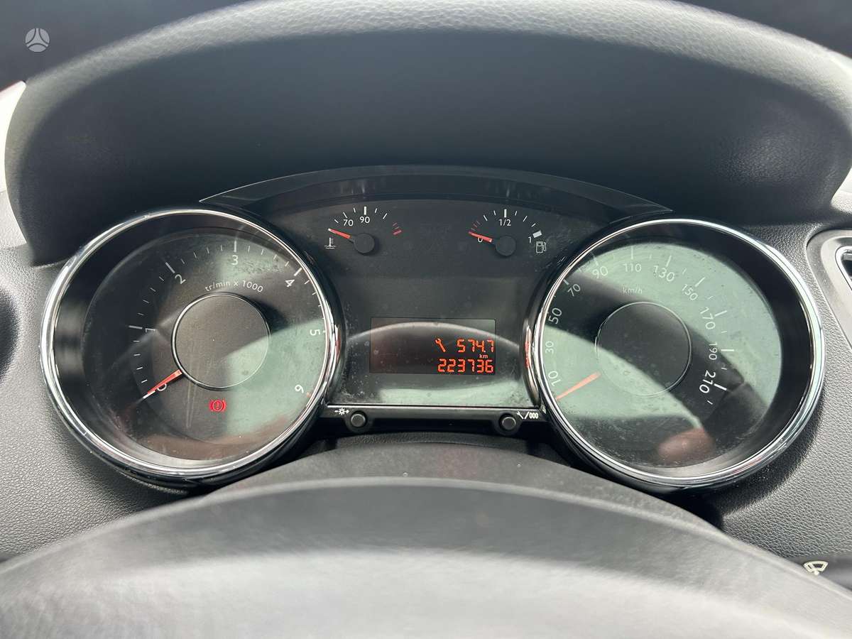Peugeot 5008 2012 — photo 14