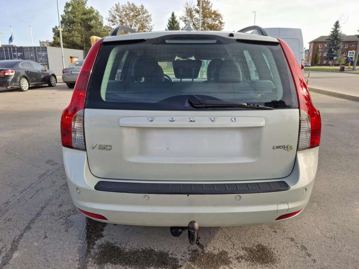 Volvo V50 2011 — двигун 1560 cm³, 116 HP (85kW)