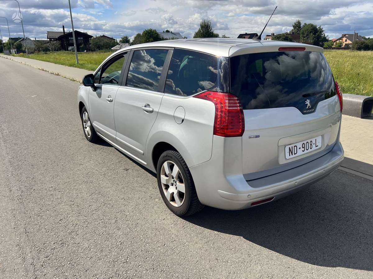 Peugeot 5008 2015 — фото 11
