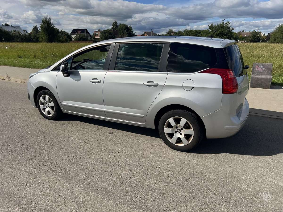 Peugeot 5008 2015 — фото 12