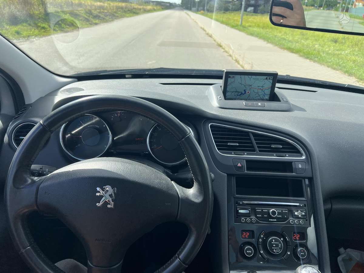 Peugeot 5008 2015 — фото 24
