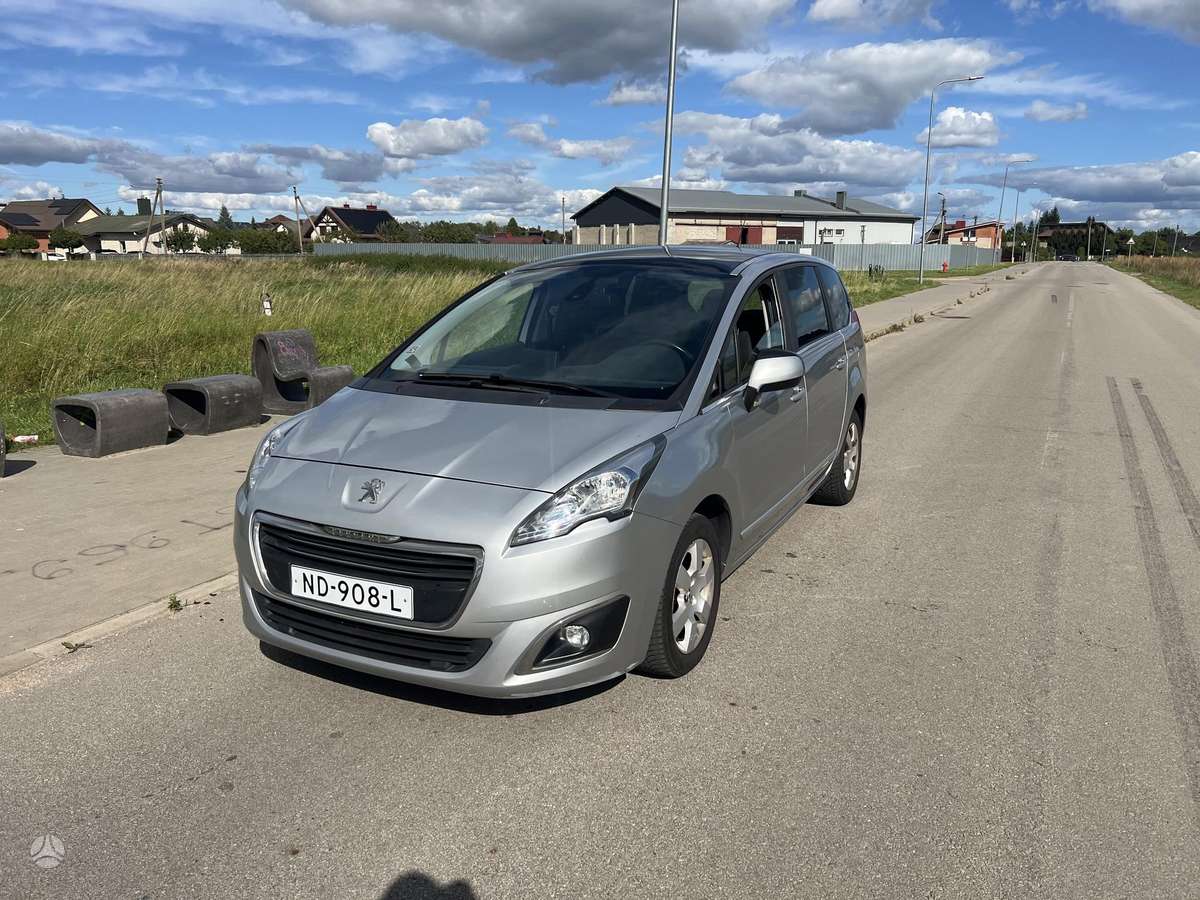 Peugeot 5008 2015 — двигун 1560 cm³, 120 HP (88kW)