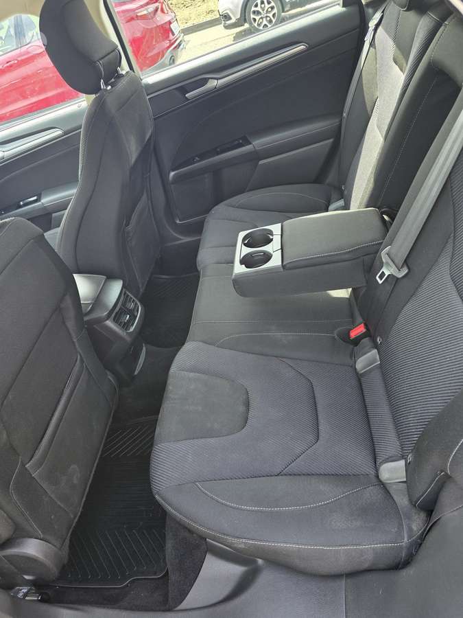 Ford Mondeo 2015 — photo 14