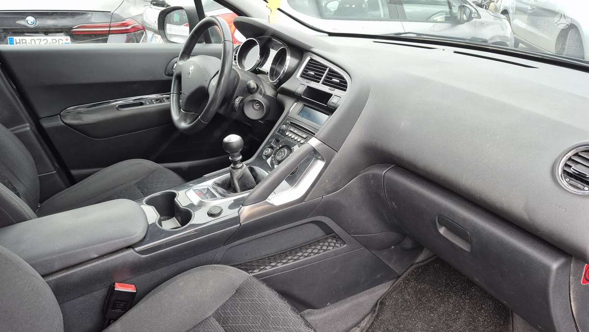Peugeot 3008 2014 — photo 9