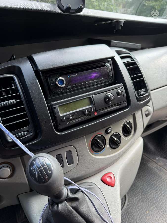 Opel Vivaro 2006 — photo 9