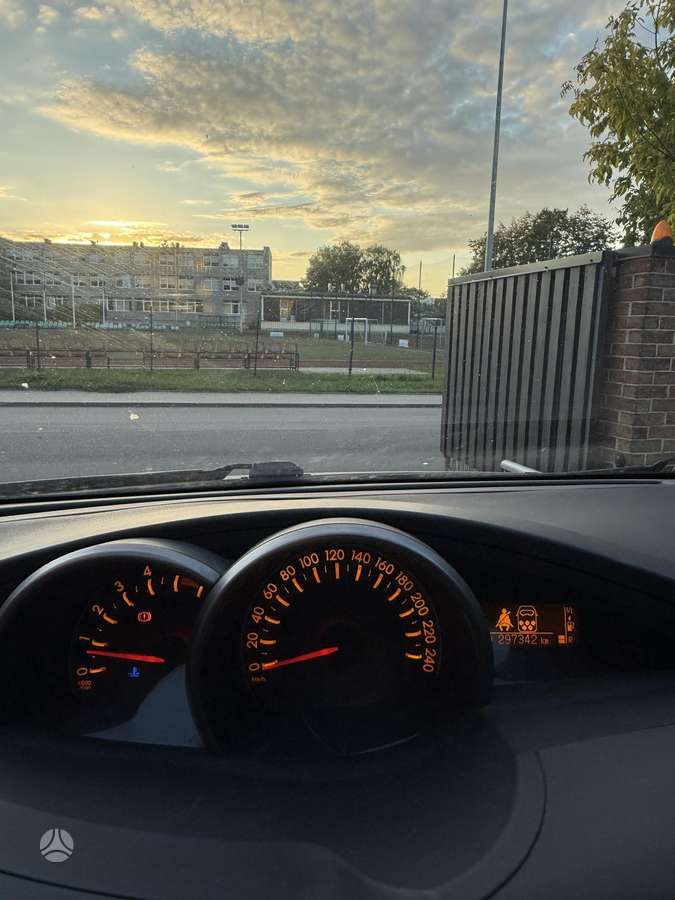 Toyota Verso 2010 — photo 10