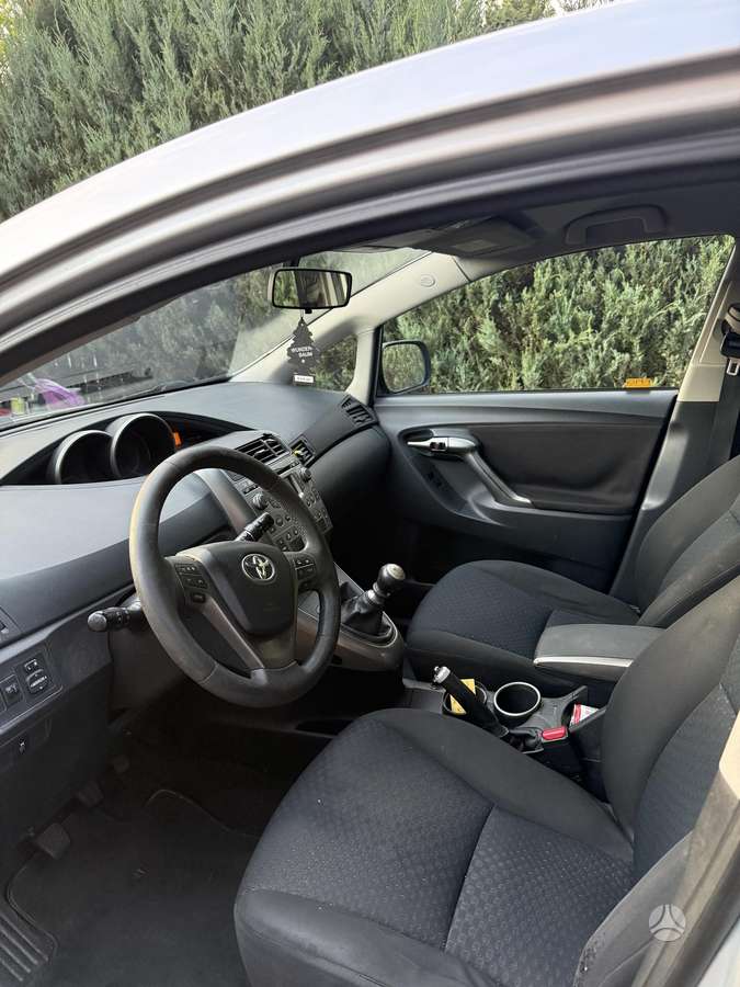 Toyota Verso 2010 — photo 11