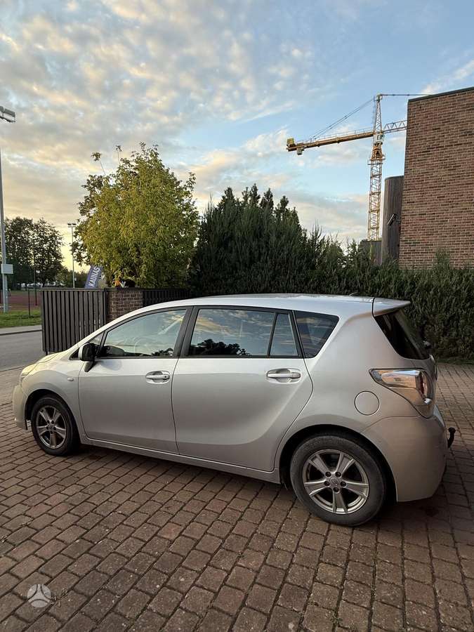 Toyota Verso 2010 — photo 6