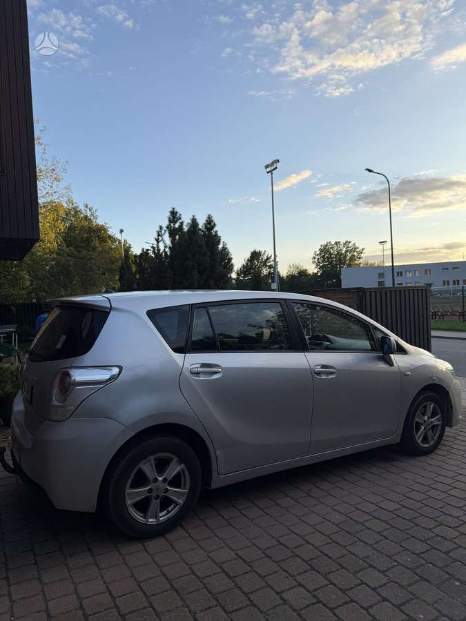 Toyota Verso 2010 — photo 7