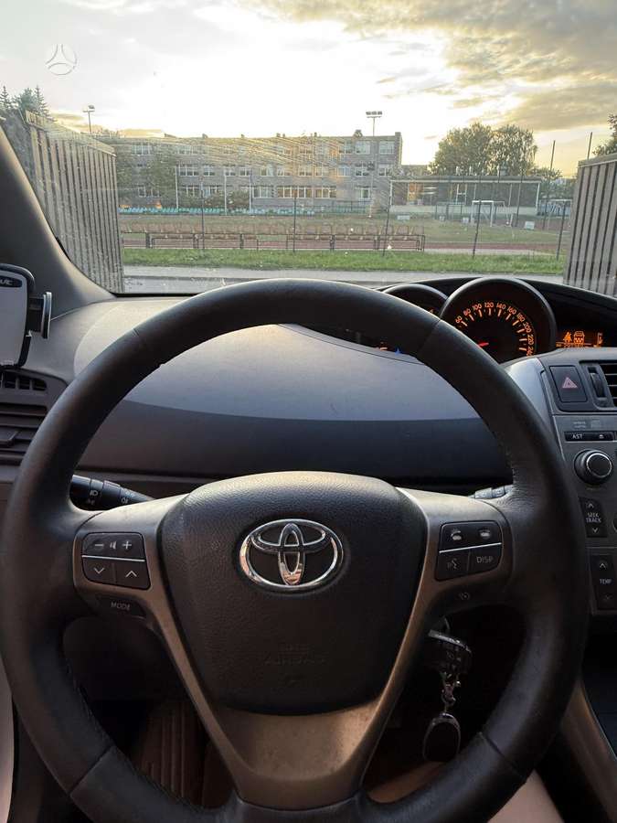 Toyota Verso 2010 — photo 9