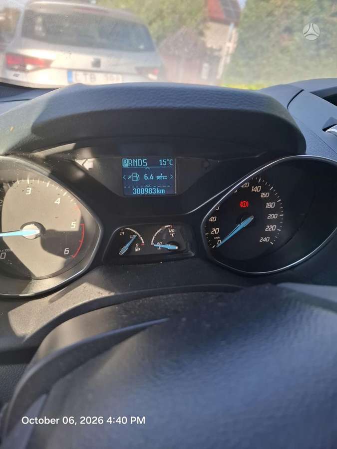 Ford Grand 2011 — interior