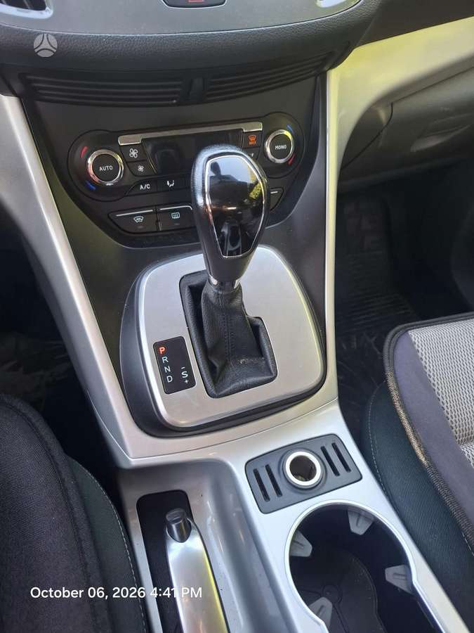 Ford Grand 2011 — photo 5