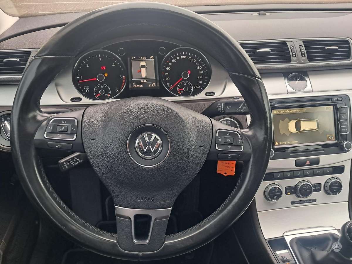 Volkswagen Passat 2014 — photo 17