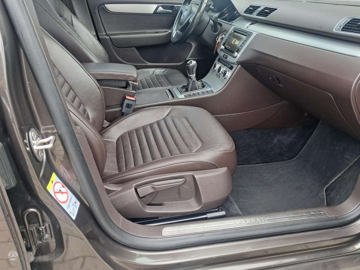 Volkswagen Passat 2014 — photo 18