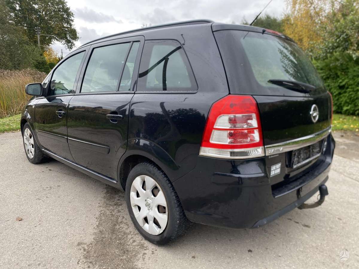Opel Zafira 2013 — photo 6