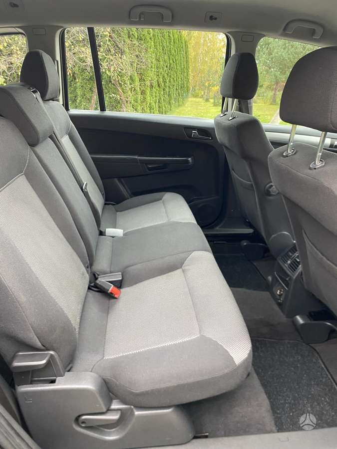 Opel Zafira 2013 — photo 7
