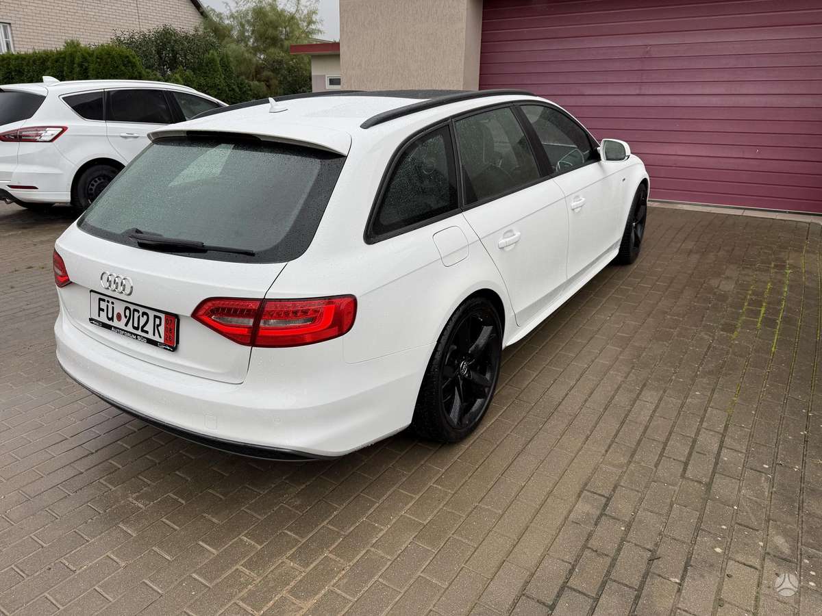 Audi A4 2012 — двигун 2967 cm³, 245 HP (180kW)