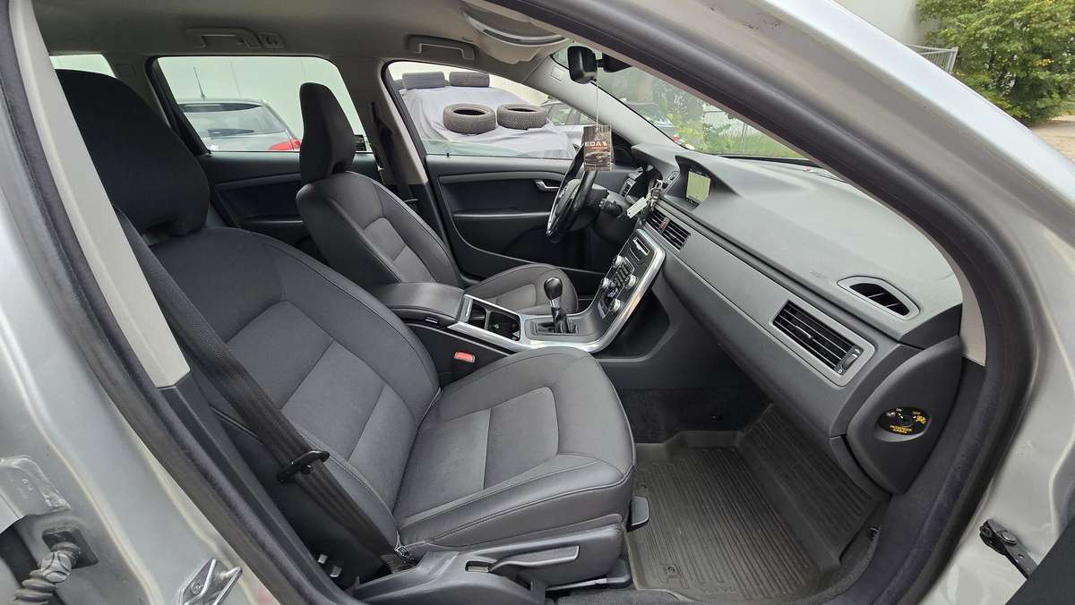 Volvo V70 2015 — photo 13