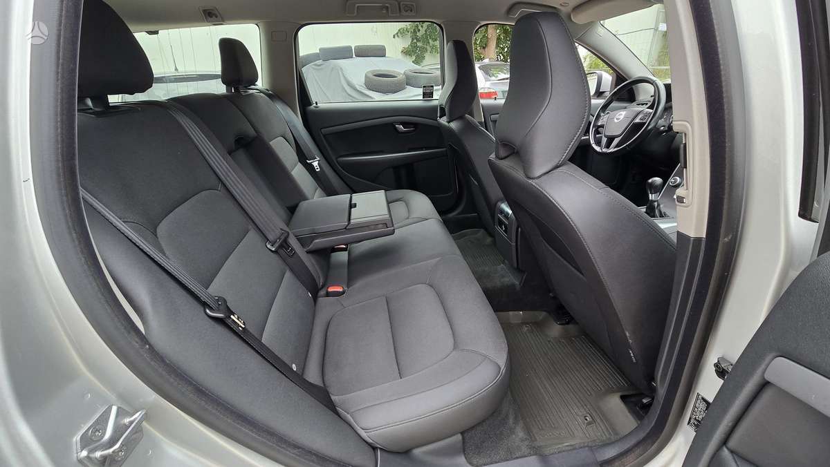 Volvo V70 2015 — photo 14