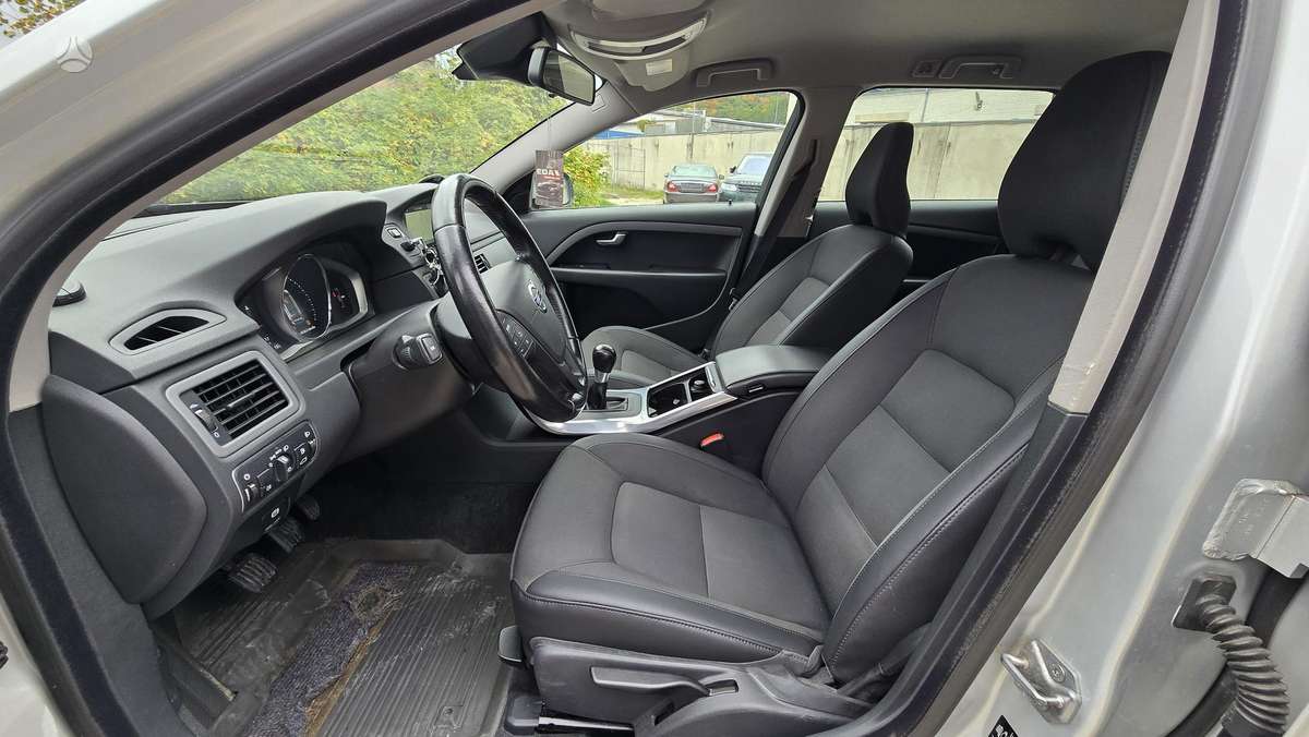 Volvo V70 2015 — photo 8