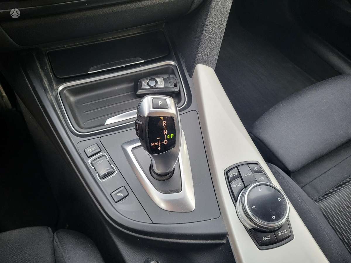 BMW 320 2013 — photo 13