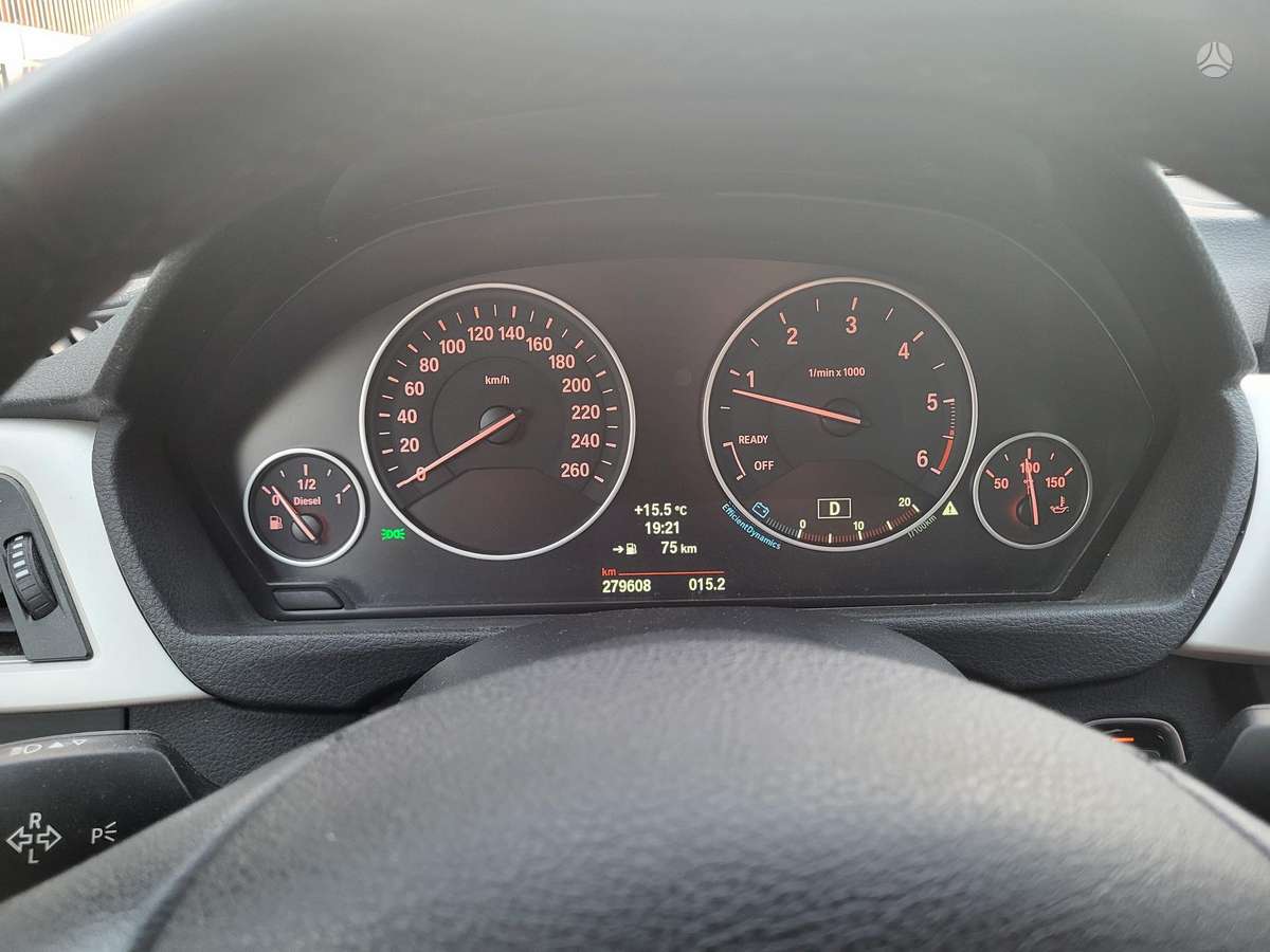 BMW 320 2013 — photo 16
