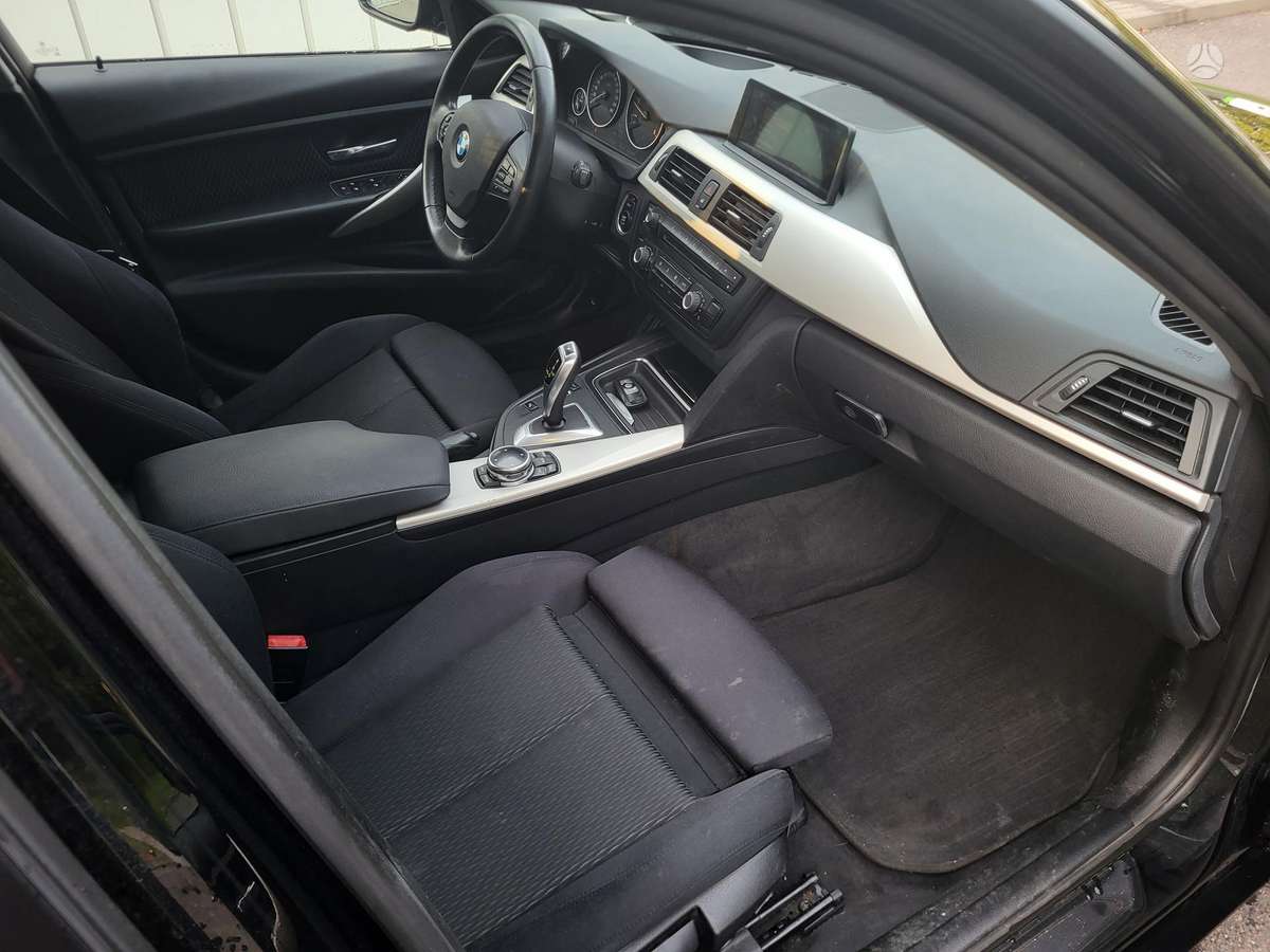 BMW 320 2013 — photo 8