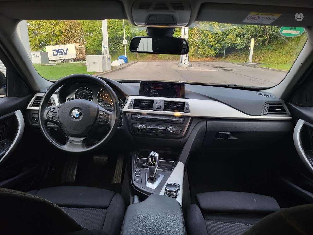 BMW 320 2013 — photo 9