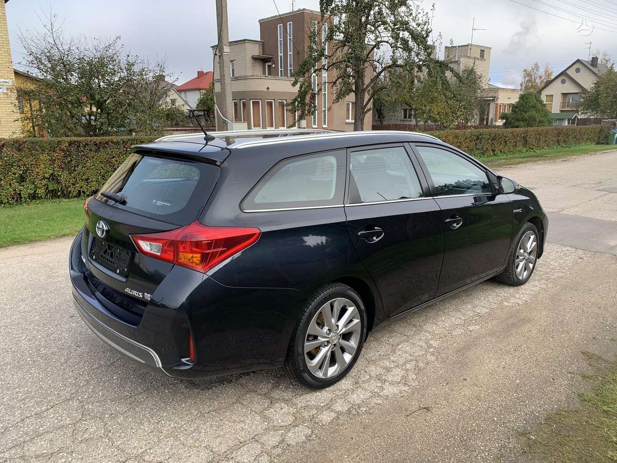 Toyota Auris 2014 — photo 10