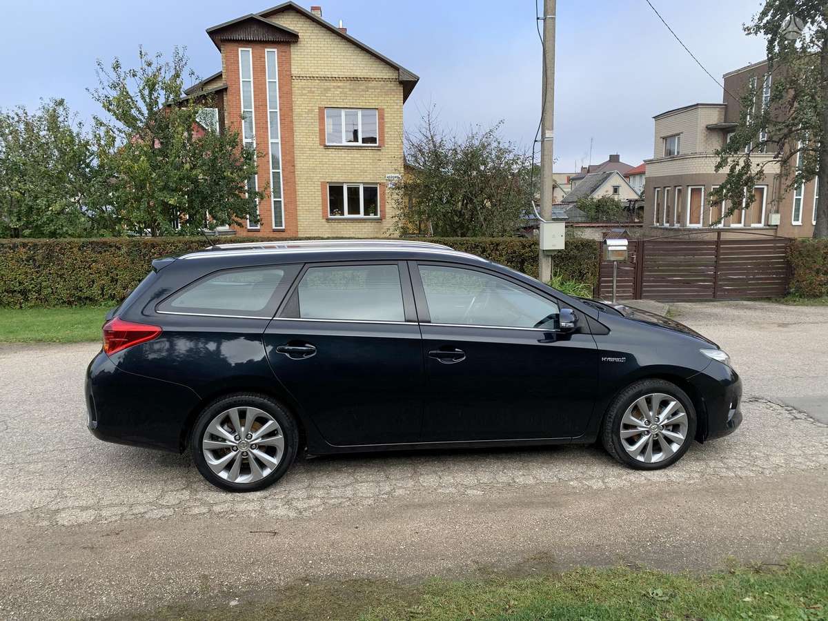 Toyota Auris 2014 — photo 12