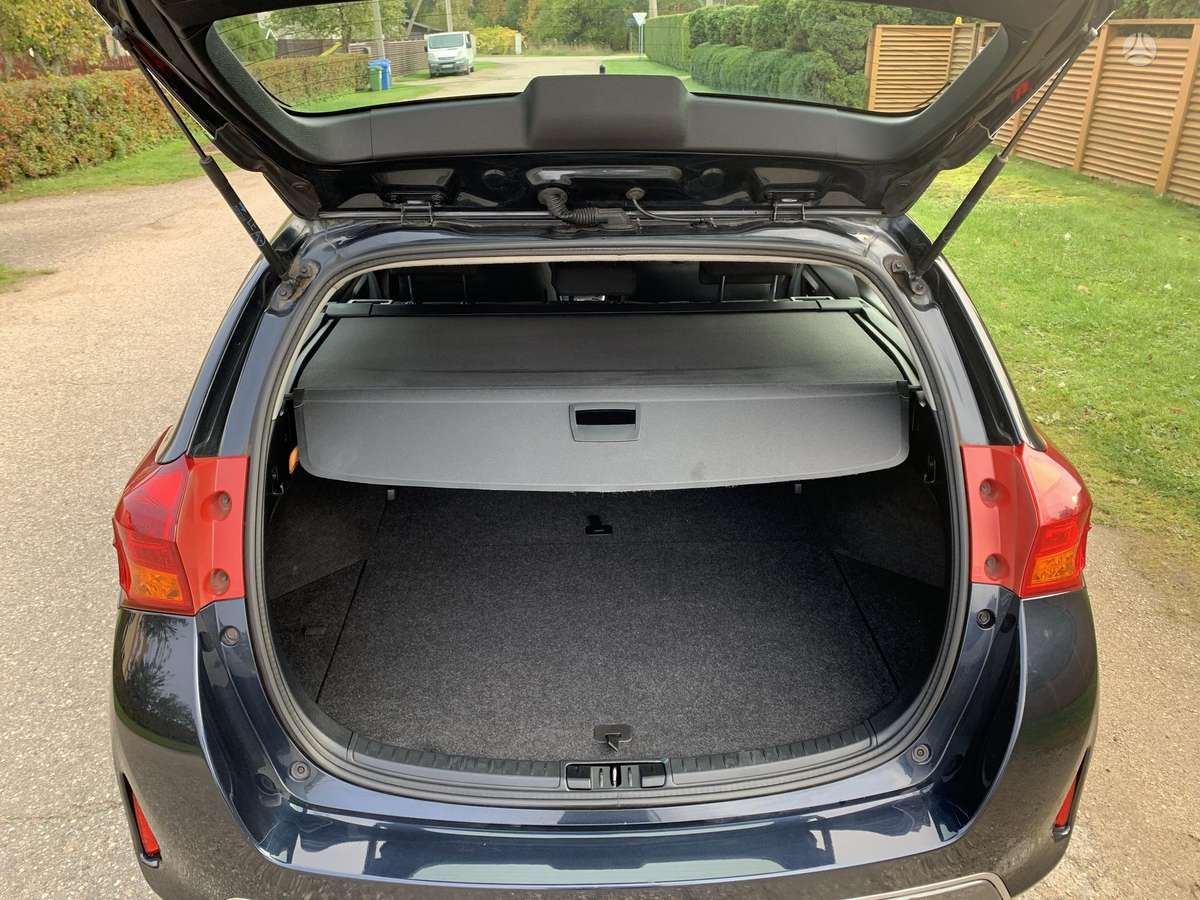 Toyota Auris 2014 — photo 14