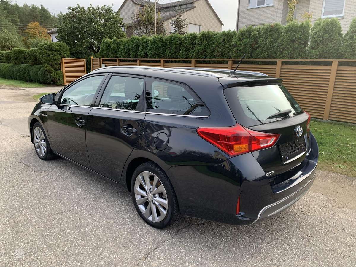 Toyota Auris 2014 — photo 15