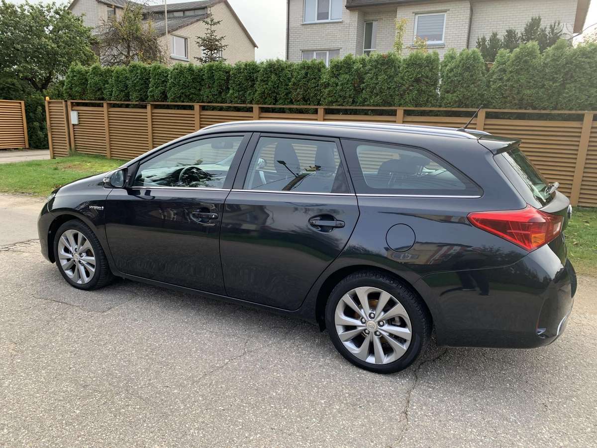 Toyota Auris 2014 — photo 16