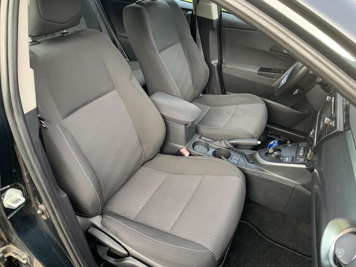 Toyota Auris 2014 — photo 19